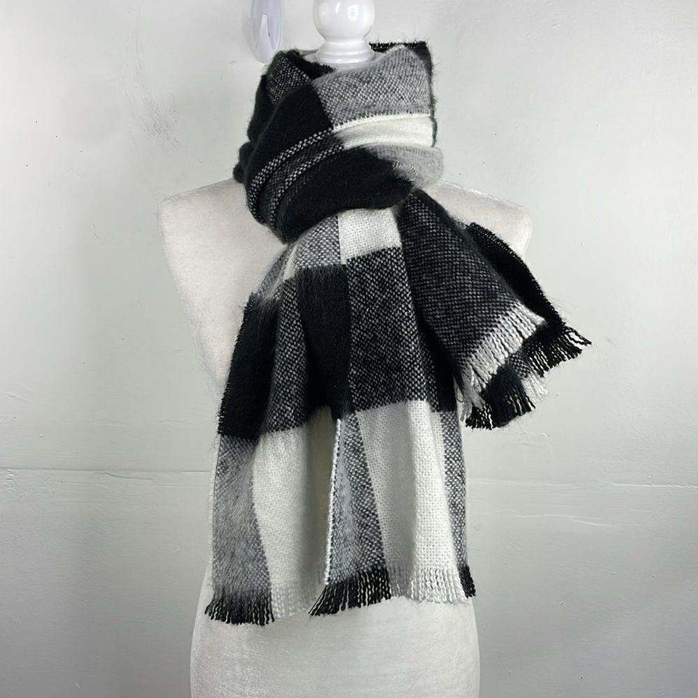 SCARF Chunky Warm Cozy large block plaid rectangular scarf black and white